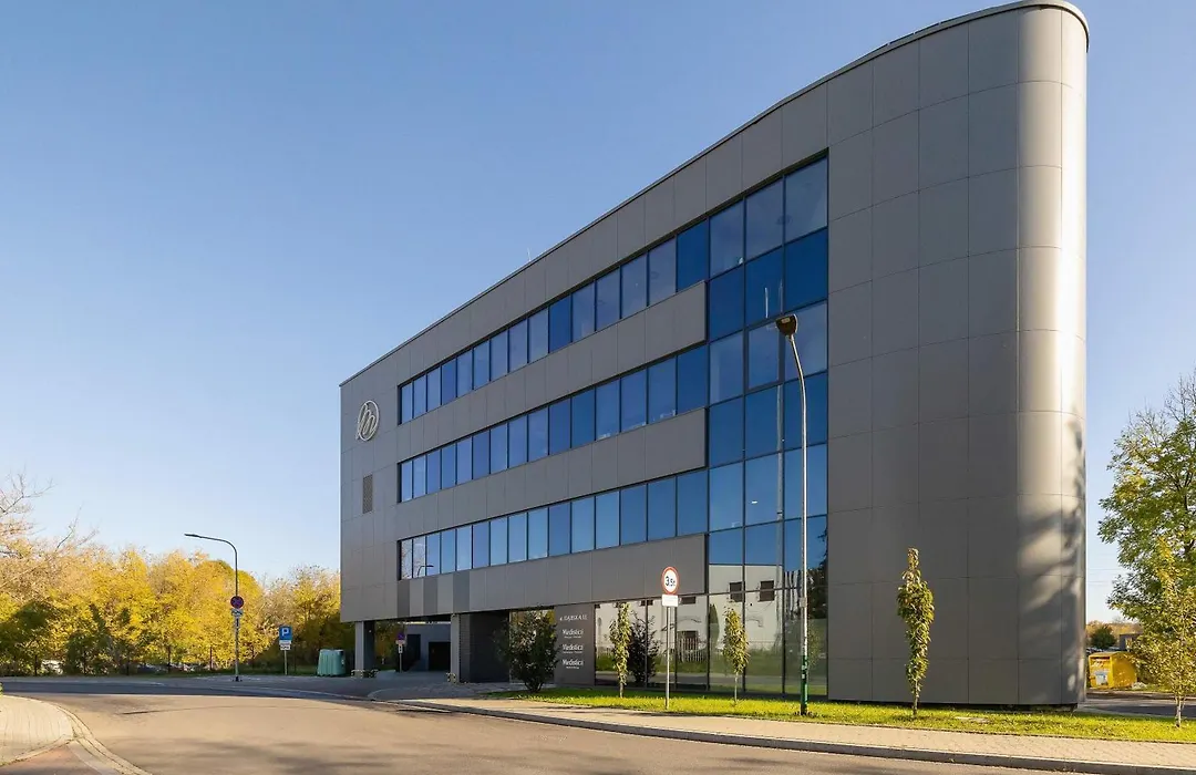 Modern Apartment With Parking Near Tauron Arena Krakow By Noclegi Renters-1